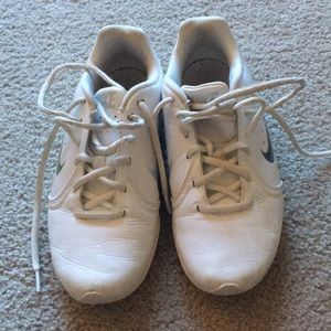 Women's Nike White Cheer Shoes Sz 7.5
